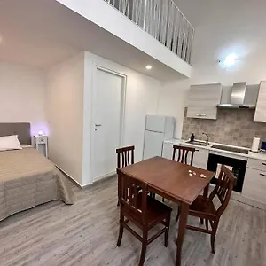 https://holiday-house-shant.catania-hotels.net